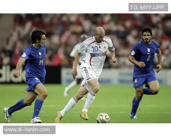 科斯塔的足球之路：从青训到职业生涯的辉煌历程与挑战