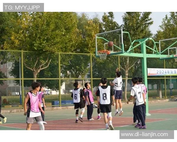 王泉泽的篮球之路从校园到职业赛场的成长与挑战